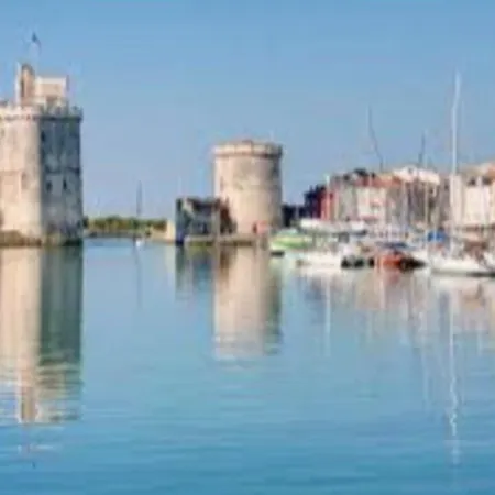 Comfortable In Downtown דירה *